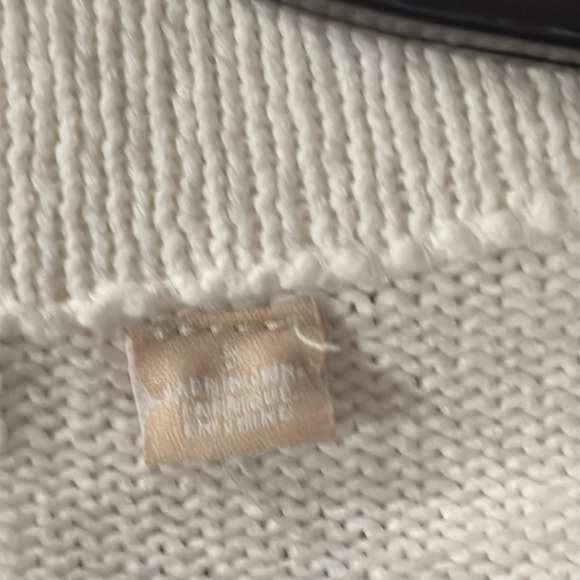 Knitted & Knotted Cropped Sweater - Picture 6 of 7